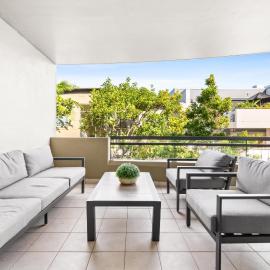 Spacious 2-Bed 2-Bath Moments from Avalon Beach, Hotel in Avalon