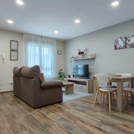 APARTAMENTOS TURISTICOS LAS CANDELAS, hotel v destinácii Puebla de Sanabria