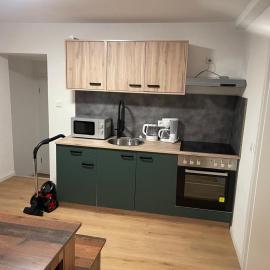 Sehr schöne und Modernisierte Wohnung mit moderne Wohnraumlüftung, viešbutis mieste Pfedelbachas
