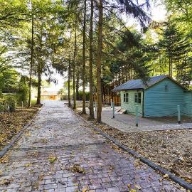 Private Five Bedroom Bungalow in Chertsey