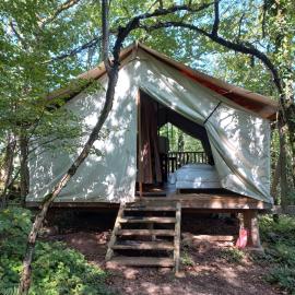 Camping Terre Rouge, hotel din Villecomtal