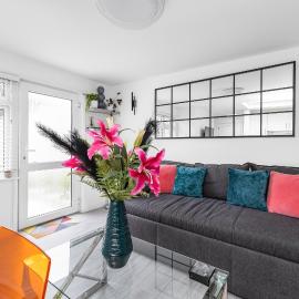 New! Modern 1-BR House with Patio & HotTub , Chiswick