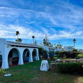 Beach Front Villa Al Andalus, Hotel in Restinga Smir