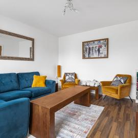 Spacious 4 Bedroom Home, Prime Location, Parking, hotell sihtkohas Kenton