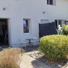 L'évasion, terrasse parking