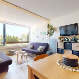 Studio Cabine avec Piscine et Place de parking privée CAP D'AGDE, hotel in Cap d'Agde