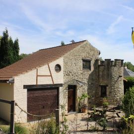 Gite 1815 avec sauna privatif, Hotel in Braine-lʼAlleud