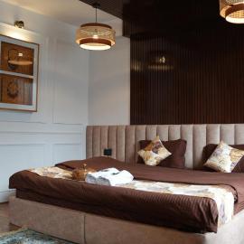Kalpa में, होटल HOTEL NIRVANA