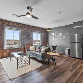 2Bdrm Stay in Downtown Cape, Walkable, Laundry
