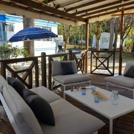 Mobilhome Les volets bleus, hotel in Vaudreuille