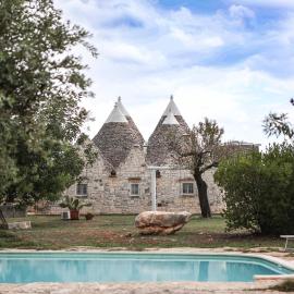 Borgo Terra dei Trulli by Apulia Hospitality، فندق في Cozzana