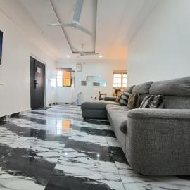 Empress White House Accra, hotel en Tema