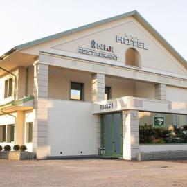 Niji Hotel&Restaurant, hótel í Mapello