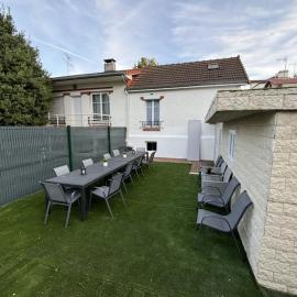 VR - HUGE VILLA - 14 bedrooms - 24 beds - 3 min metro PARIS EXPO