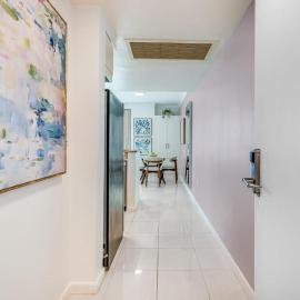 Bay View Beauty 1 Bedroom condo in Coconut Grove Parking Included โรงแรมในไมอามี