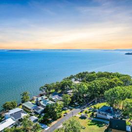 Seaside Escape、North Arm Coveのホテル