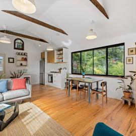 The cabin at the edge of town, Hotel in Bellingen