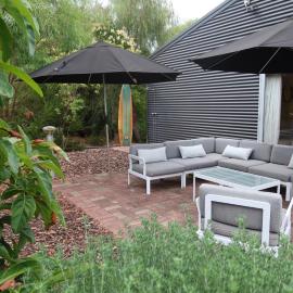 Unique Australian Shed Style House, hotel u gradu Dansboro