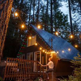 Retro A-Frame Cabin - Hot tub Firepit & Fireplace, hotel u gradu Skykomish