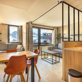 Aiguille du fruit #A11 - 4 guests - Ski in - Ski out: Les Allues şehrinde bir otel