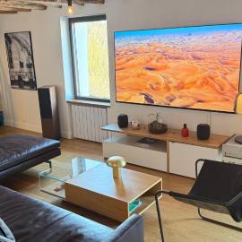 Family apartment, next to Versailles Palace