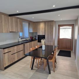 Campagne - appartement rénové avec 2 chambres, отель в городе Эставейе-ле-Лак