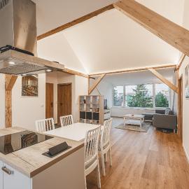 Rodinný apartmán se zahradní vířivkou, hotel in Hradec Králové
