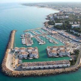 Dream apartment in Alcossebre overlooking the sea, hotel in Alcalà de Xivert