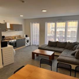 150m2 Maisonette 3 Schlafzimmer 2 Bäder und Balkon