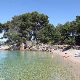 Apartment LILY-close to the beach, hotel in Vantačići
