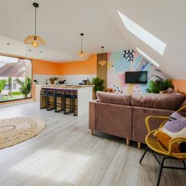 Enigma Apartments، فندق في ماركت هاربوره
