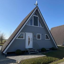Nurdachhaus mit Blick ins Grüne- ruhige Lage nahe Yachthafen Fedderwardersiel, Hotel in Fedderwardersiel