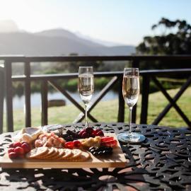 MontMartre Chalets & Venue, hotel in Franschhoek