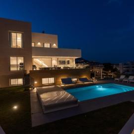 Villa Palm Beach - Incredible villa with 5 rooms, amazing sea view and private pool, hotel in Fuengirola