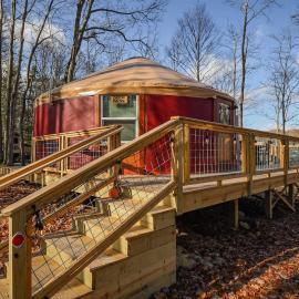 Deer Pass - Luxury Glamping Yurt Near Deep CreekMd, hotel di Oakland