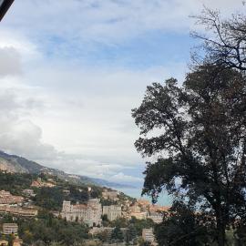Mini Chalet Nature proche mer à Menton, hotell i Menton