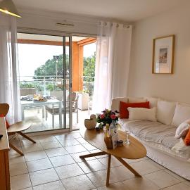 Les Sanguinaires N'7 - T2 Vue Mer, Piscine & Plage: Ajaccio şehrinde bir otel