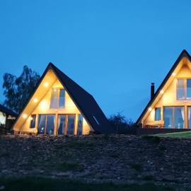 Cabanele A-nuc-A, Hotel in Dăneşti