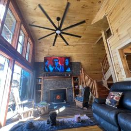 Cabin in the treetops!, Hotel in Lancaster