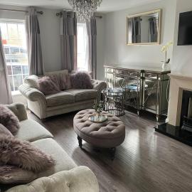 Modern 3-bed home in ideal location with 2 parking spaces, ξενοδοχείο στο Μπέλφαστ