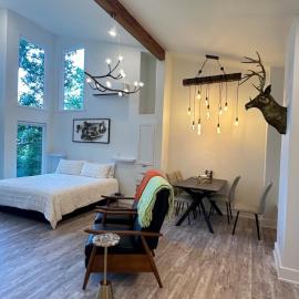 Firefly1 - luxury treehouse, hot tub, lake access, hotel a Eureka Springs