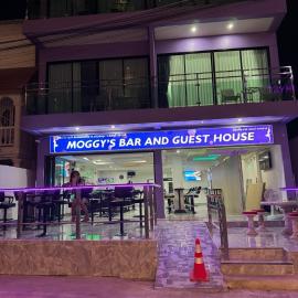 Moggy s Bar And Guest House