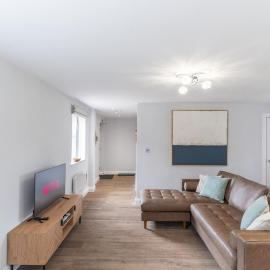 Redwood Escape Stylish New Forest Stay Sleeps 4 Near Paultons Park