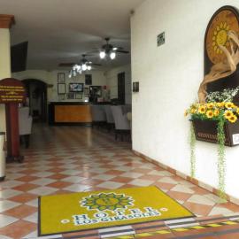 Hotel Los Girasoles, готель у місті Тепік