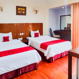 RedDoorz Plus at Hotel Bukik Gadang Sijunjung, hotel in Muara