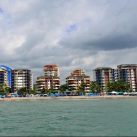 Departamento 4 habitaciones 12 personas vista al mar 8vo piso Playa Almendro, hotel em Tonsupa