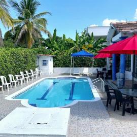 Villa Marisol Hermoso Condominio con Piscina, hotel in Ricaurte