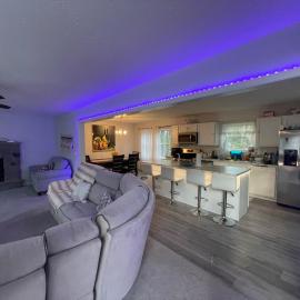 Pocono Escape - Modern & Cozy, hotel sa Pocono Summit