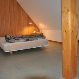 Chambre meublée en duplex indépendante, hotel in Caen