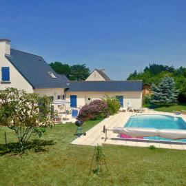 Maison pour 6 en bord de mer - Jardin et piscine, hotel in Pléneuf-Val-André